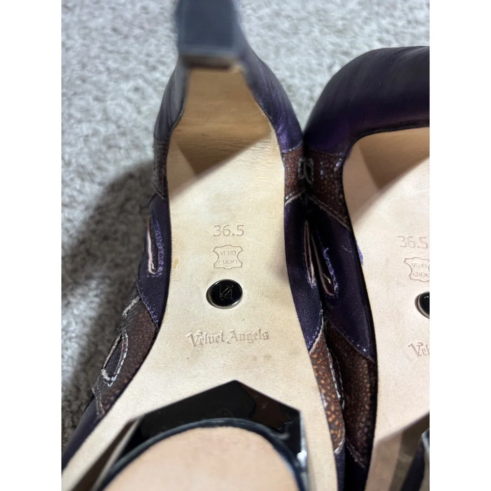 Velvet Angels Falcon Purple Metallic Stingray Print Zip Peep Toe Heels 36.5 6.5